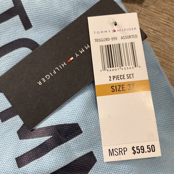 Tommy Hilfiger 2 piece set NWT!, size 3T, khaki shorts and polo shirt - Picture 4 of 14